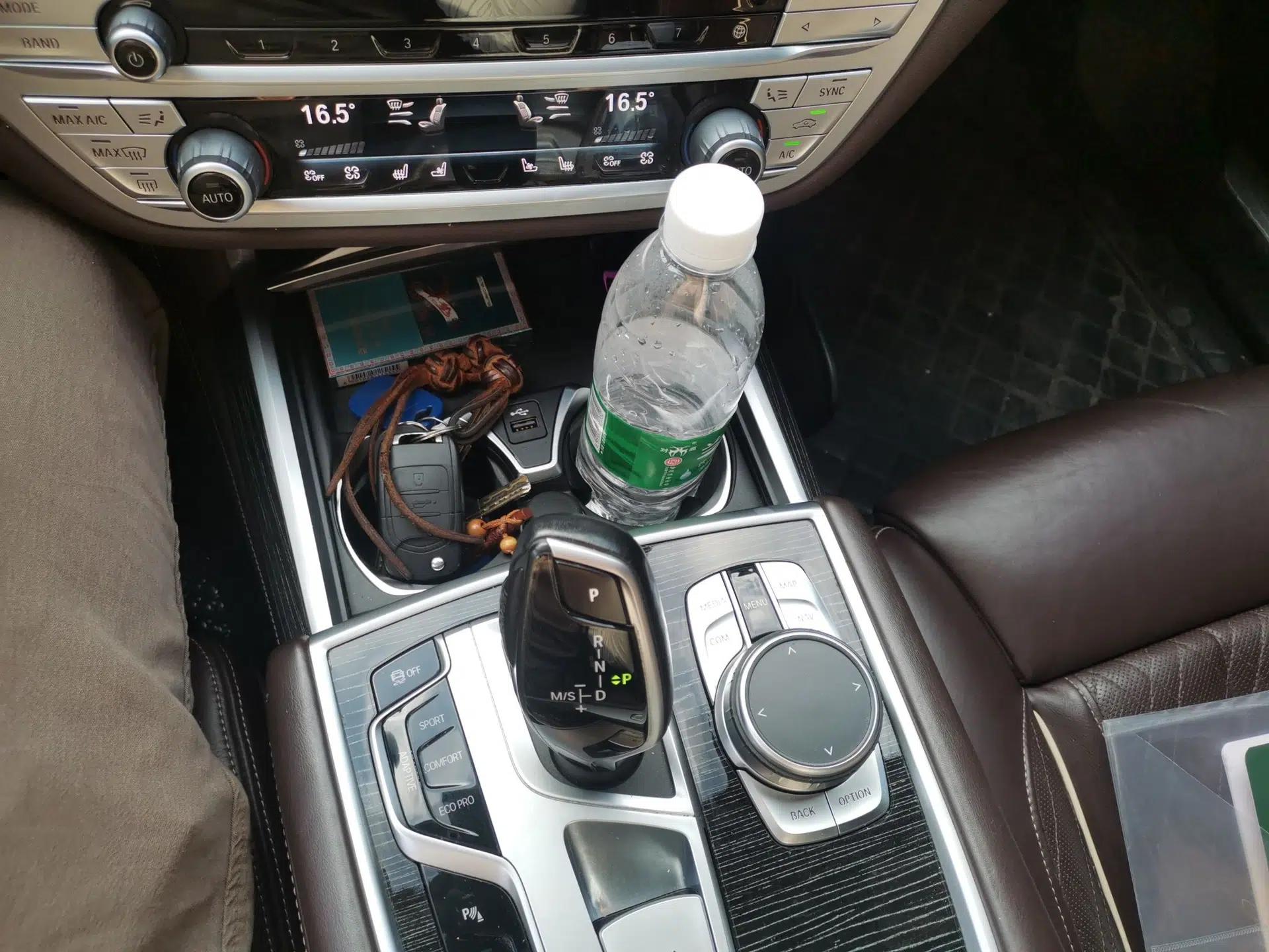BMW 7 Series 2021 740Li Leading Model M Sport Package — миниатюра 14