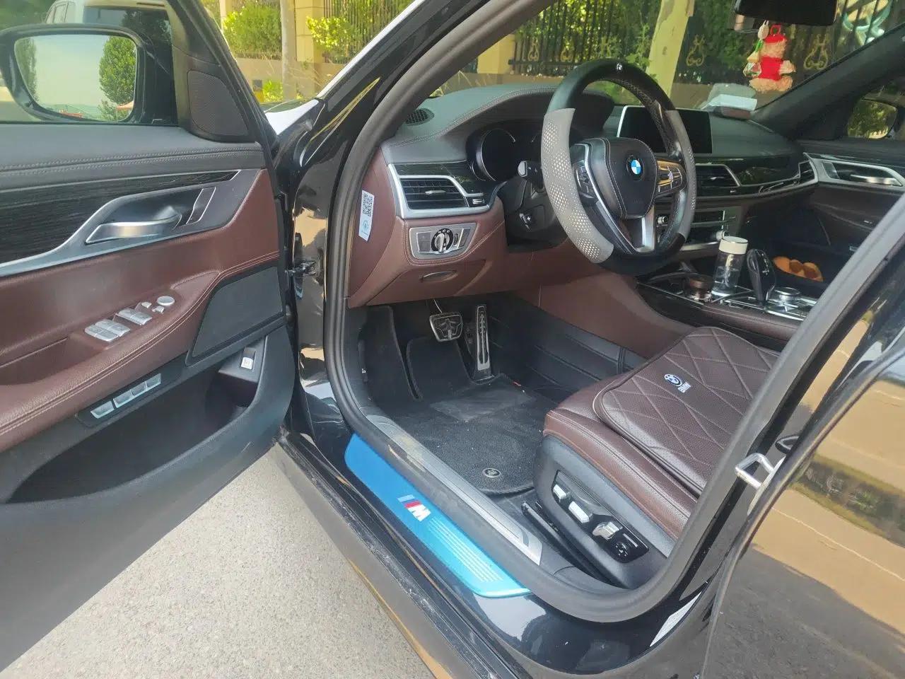 BMW 7 Series 2018 730Li Leading Model M Sport Package — миниатюра 16