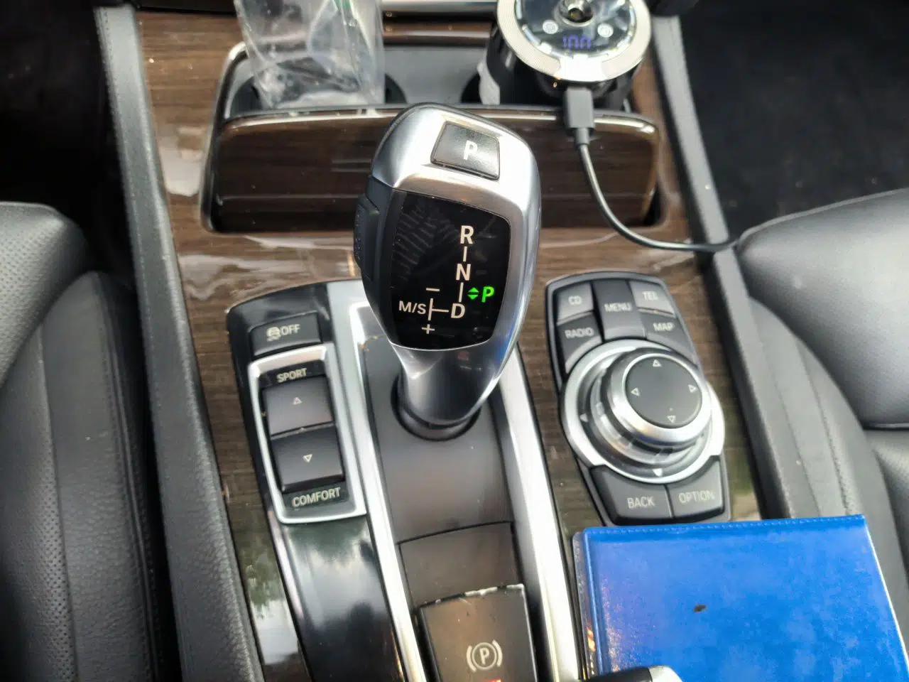 BMW 7 Series 2009 730Li Luxury Model — миниатюра 14