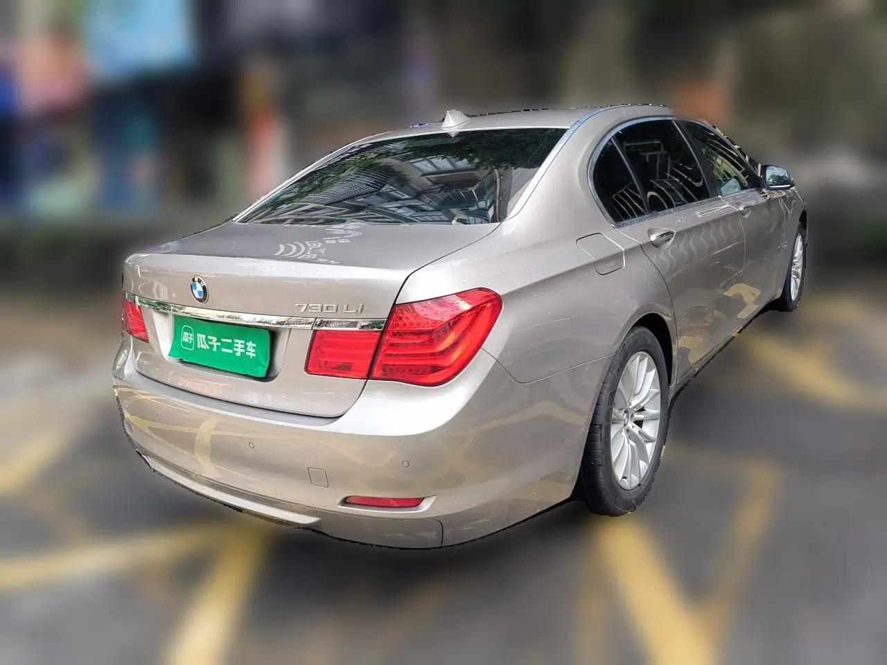 BMW 7 Series 2009 730Li Luxury Model — миниатюра 6