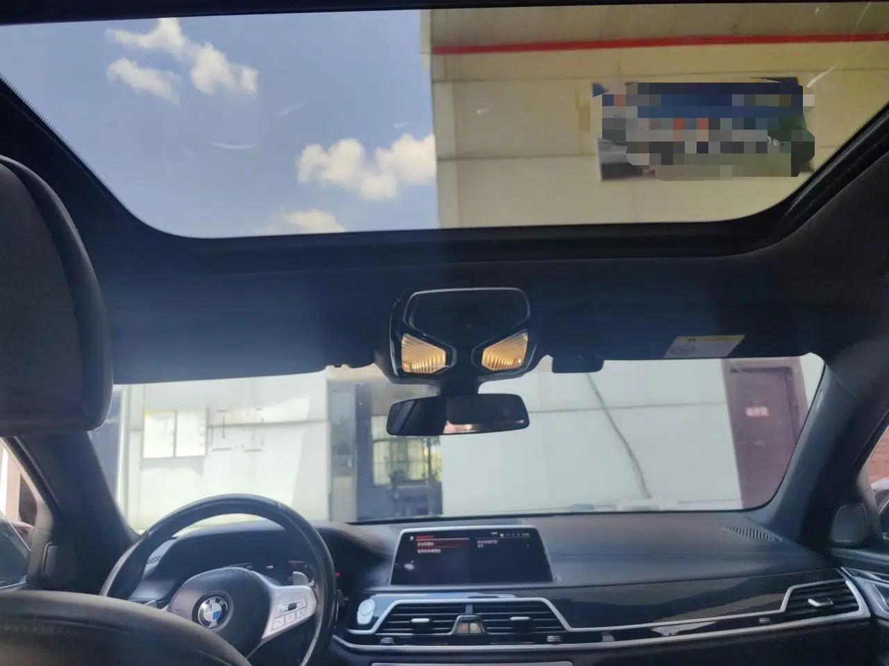 BMW 7 Series 2021 730Li M Sport Package — миниатюра 18