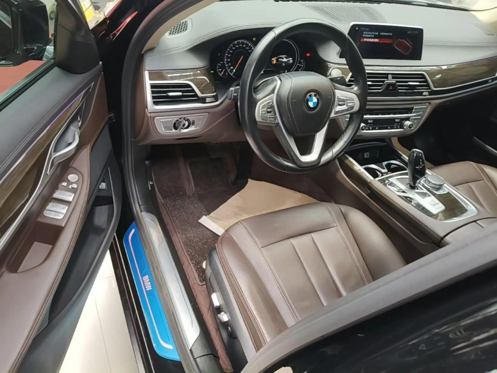 BMW 7 Series 2017 730Li Leading Model — миниатюра 18