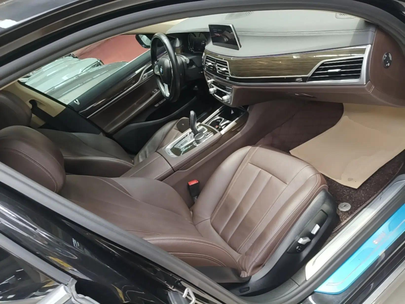 BMW 7 Series 2017 730Li Leading Model — миниатюра 19