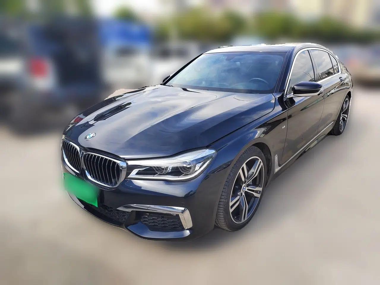 BMW 7 Series 2018 740Li M Sport Package Leading Model — миниатюра 1
