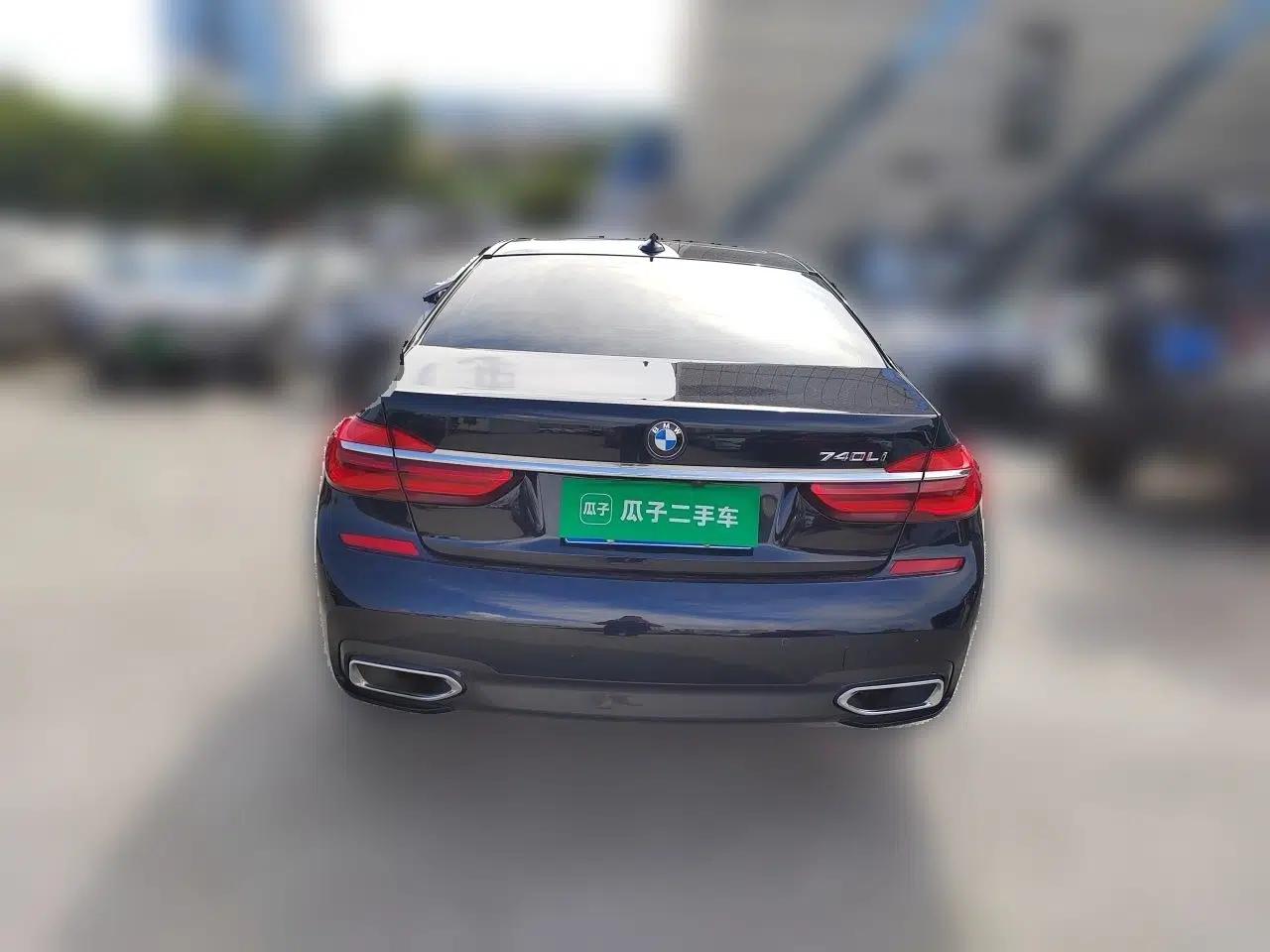 BMW 7 Series 2018 740Li M Sport Package Leading Model — миниатюра 5