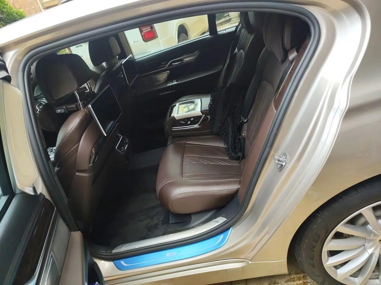 BMW 7 Series 2016 740Li Luxury Edition — миниатюра 17