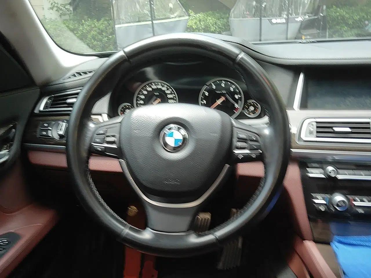 BMW 7 Series 2013 730Li Leading Model — миниатюра 10