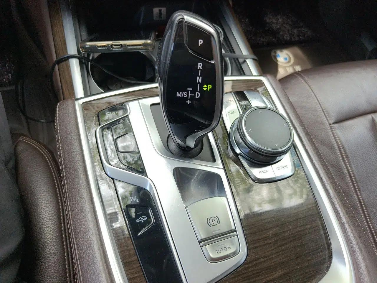 BMW 7 Series 2016 730Li Leading Model — миниатюра 14