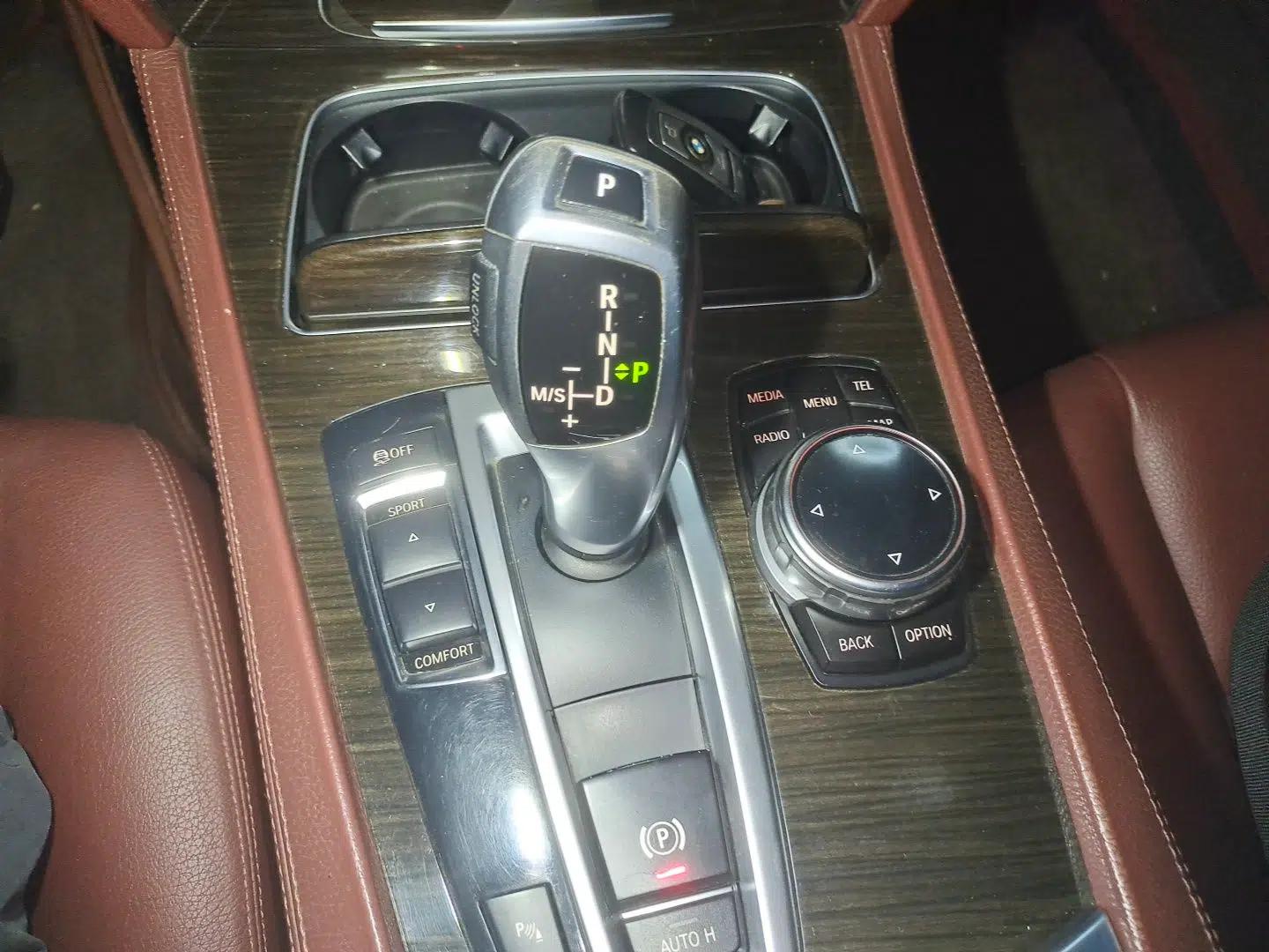 BMW 7 Series 2014 730Li Premium Edition — миниатюра 14