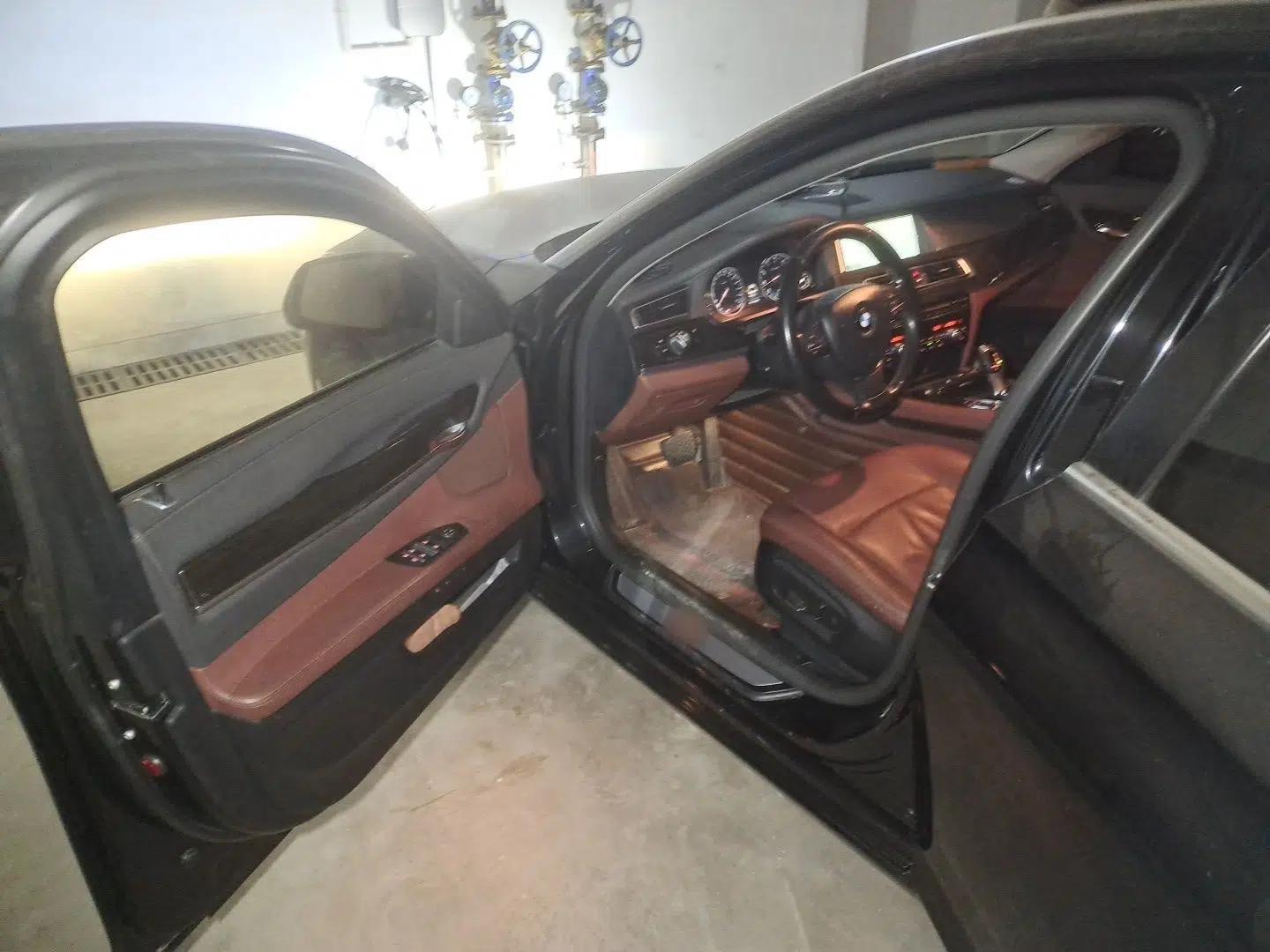 BMW 7 Series 2014 730Li Premium Edition — миниатюра 16