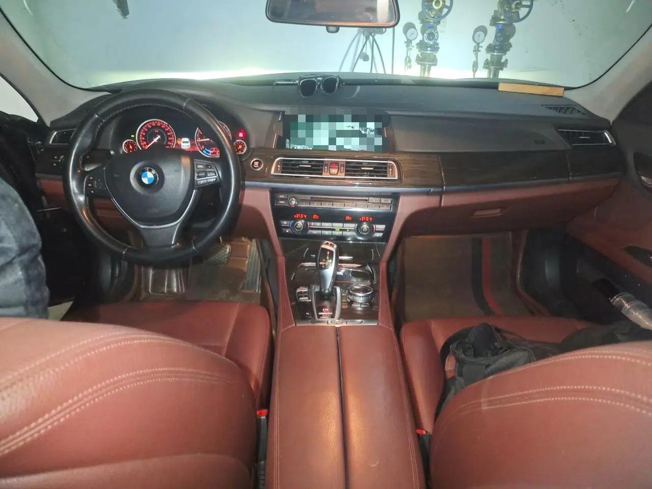 BMW 7 Series 2014 730Li Premium Edition — миниатюра 9