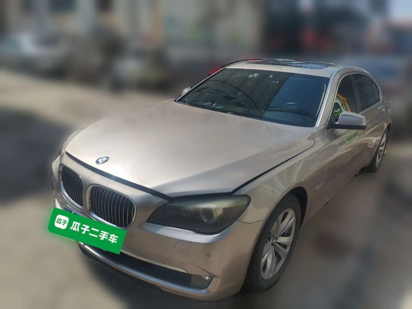 BMW 7 Series 2009 730Li Luxury Model — миниатюра 1