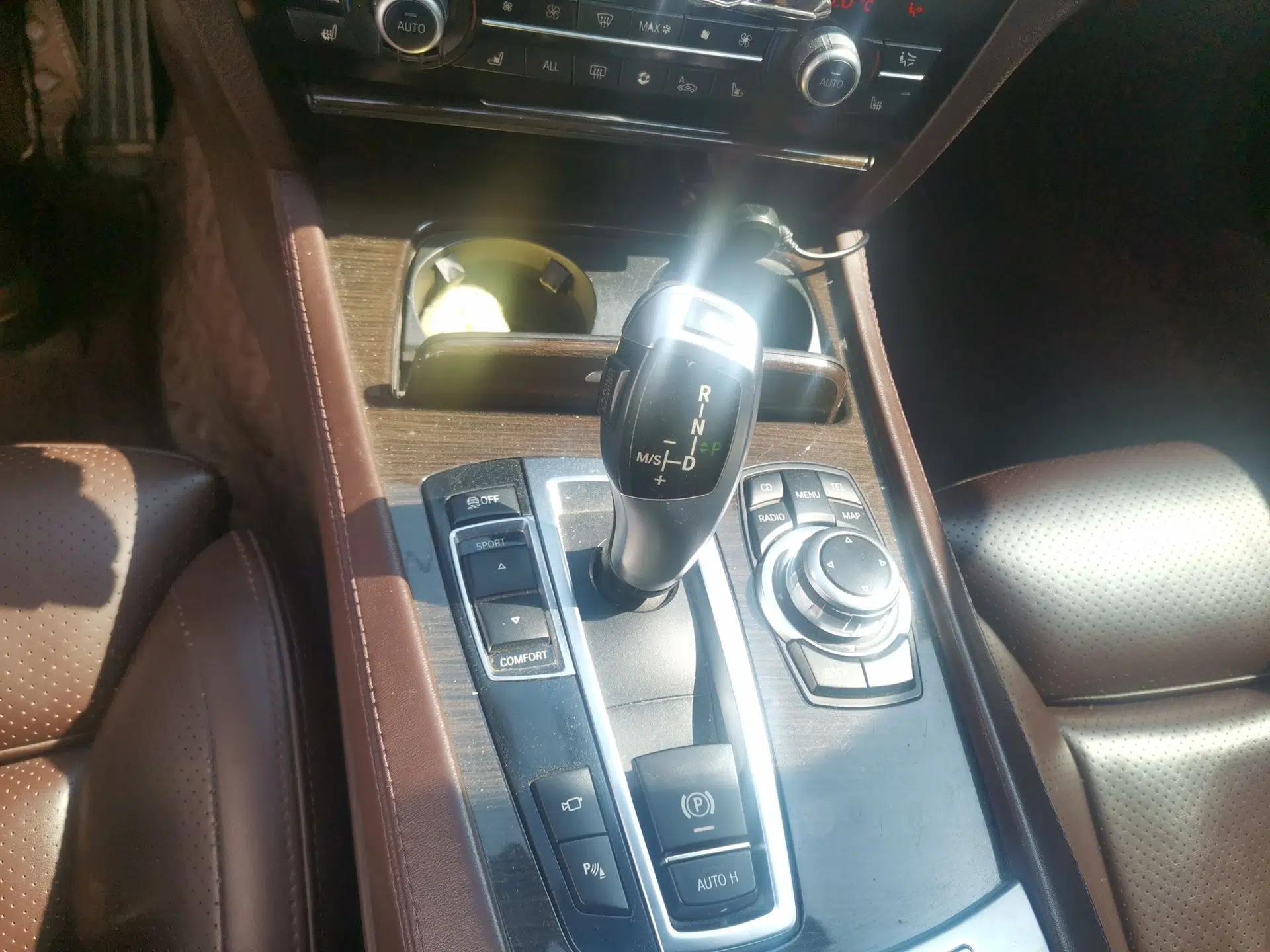BMW 7 Series 2009 730Li Luxury Model — миниатюра 14