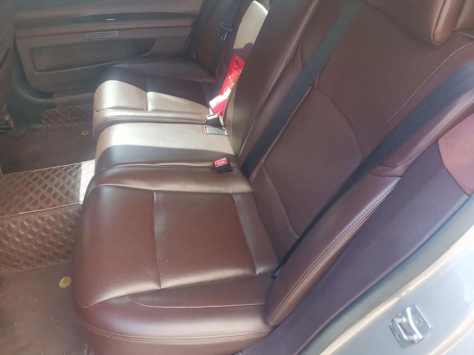 BMW 7 Series 2009 730Li Luxury Model — миниатюра 17