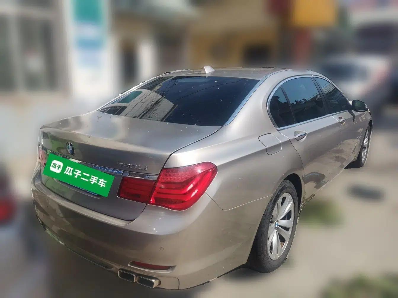BMW 7 Series 2009 730Li Luxury Model — миниатюра 6