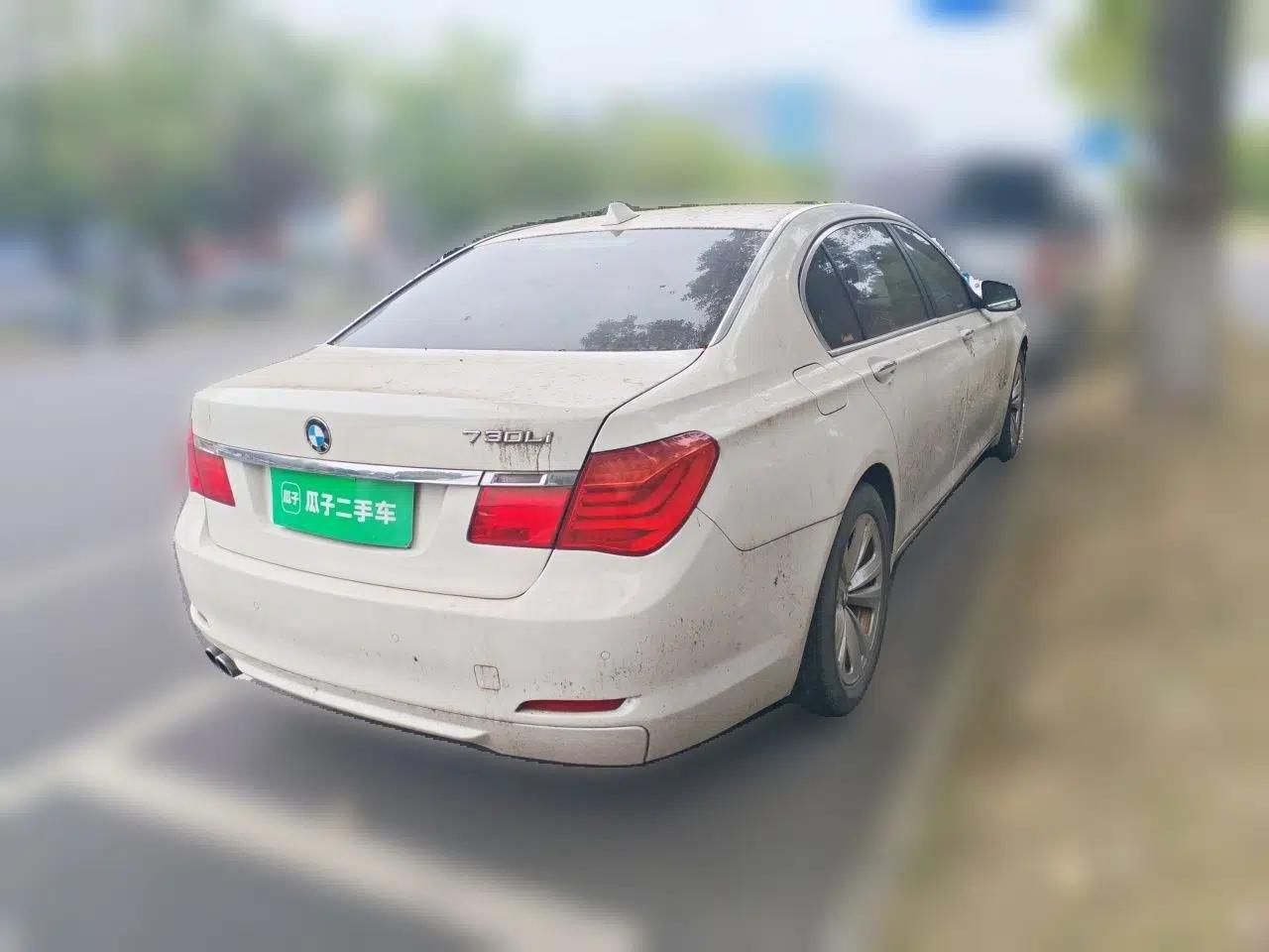 BMW 7 Series 2011 730Li Elegant Model — миниатюра 6