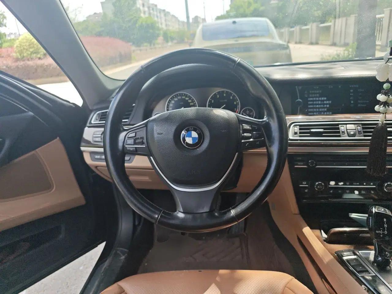 BMW 7 Series 2011 760Li Steinway Limited Edition — миниатюра 10