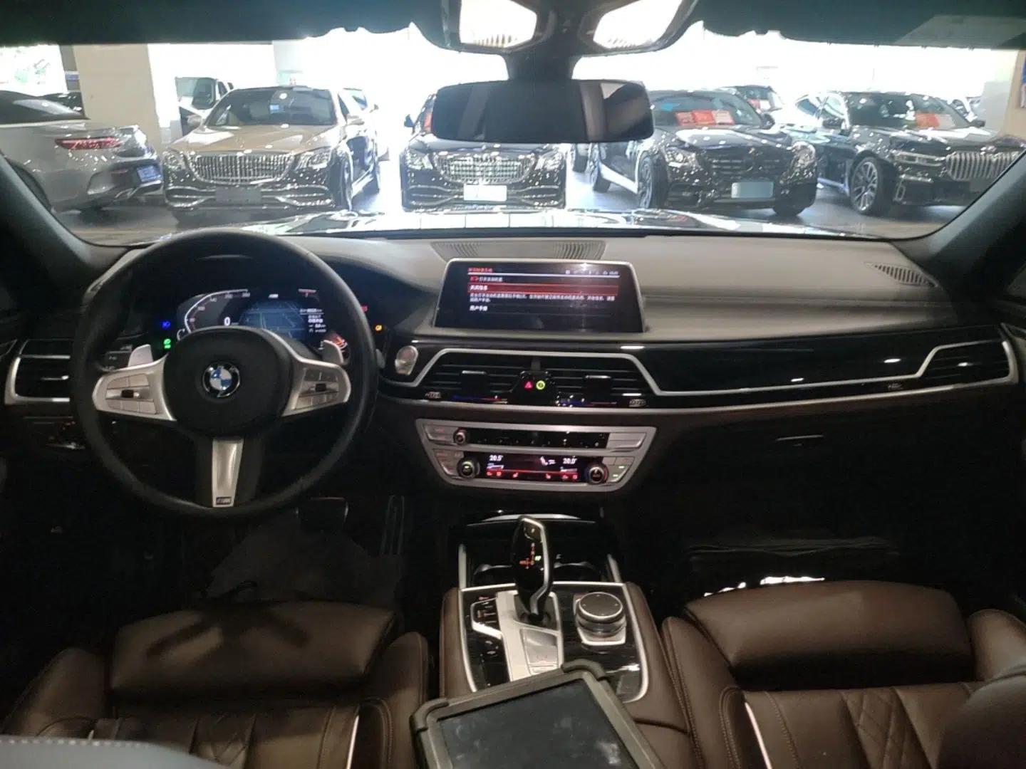 BMW 7 Series 2021 730Li M Sport Package — миниатюра 17