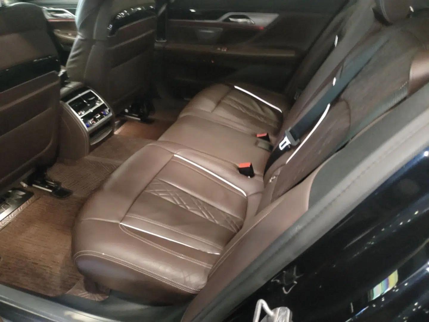 BMW 7 Series 2021 730Li M Sport Package — миниатюра 26