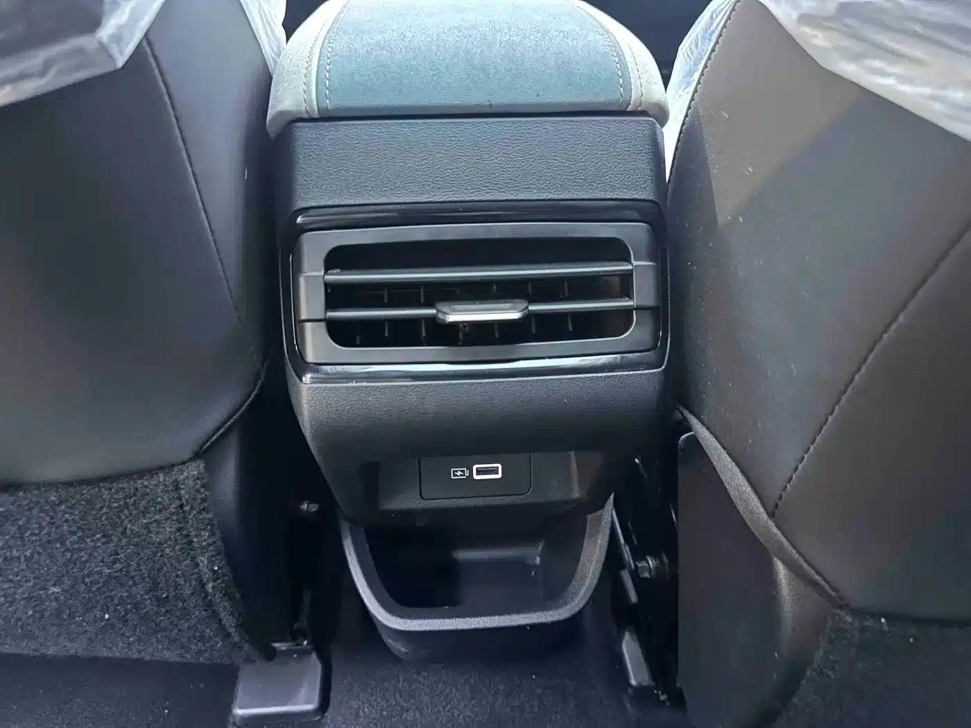 Geely Emgrand S 2022 1.4T CVT Crossover Player Edition — миниатюра 17