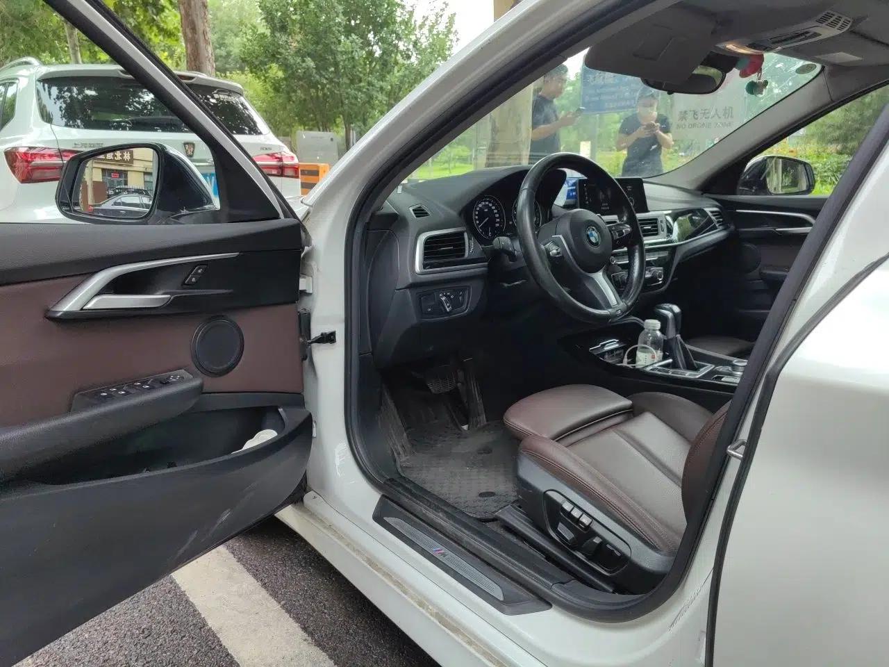 BMW 1 Series 2019 120i Leading Model M Sport Package — миниатюра 16