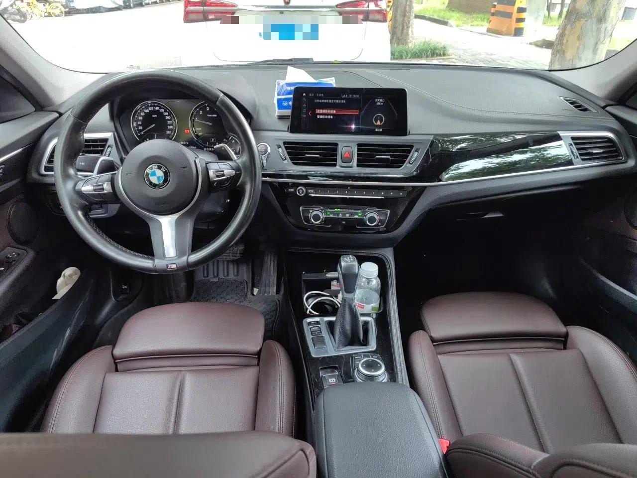 BMW 1 Series 2019 120i Leading Model M Sport Package — миниатюра 9