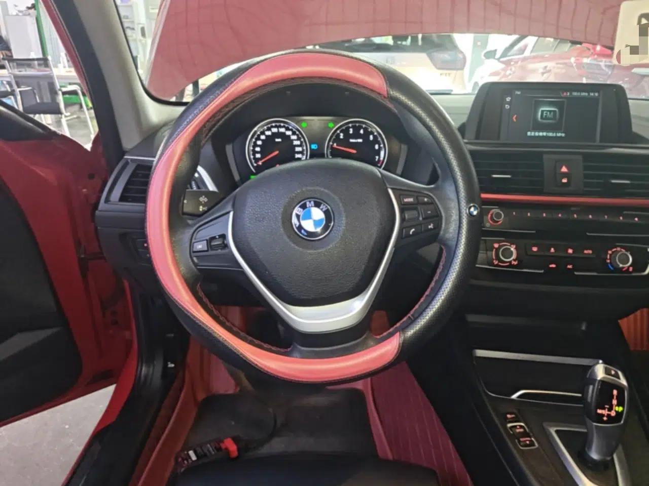 BMW 1 Series 2018 118i Sport Design Package — миниатюра 13