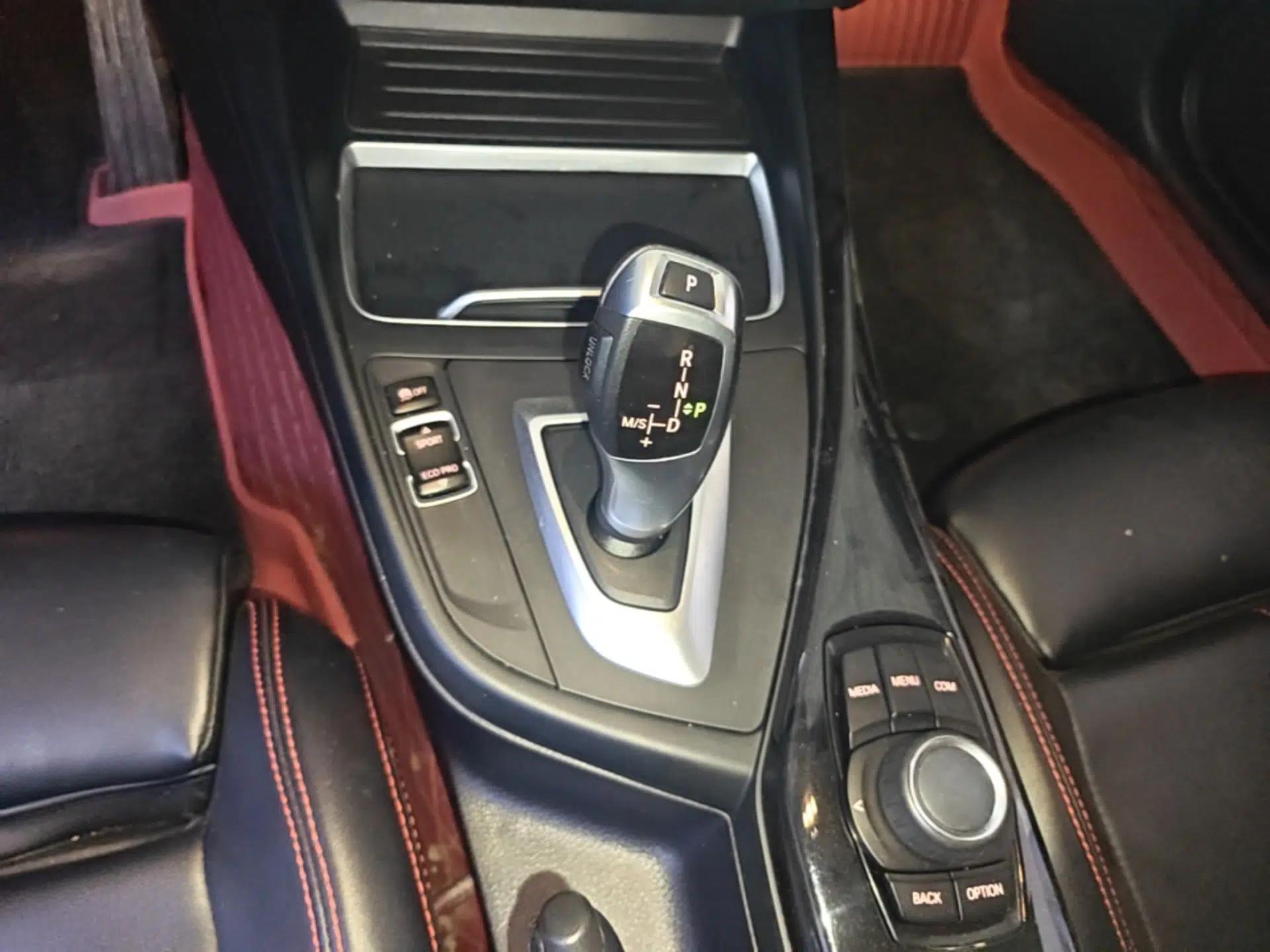 BMW 1 Series 2018 118i Sport Design Package — миниатюра 16