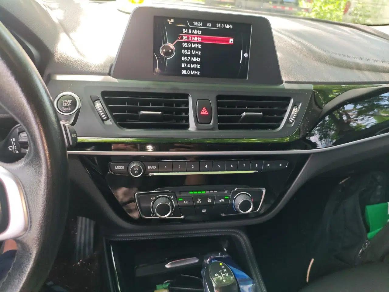 BMW 1 Series 2017 118i Sport Edition — миниатюра 13