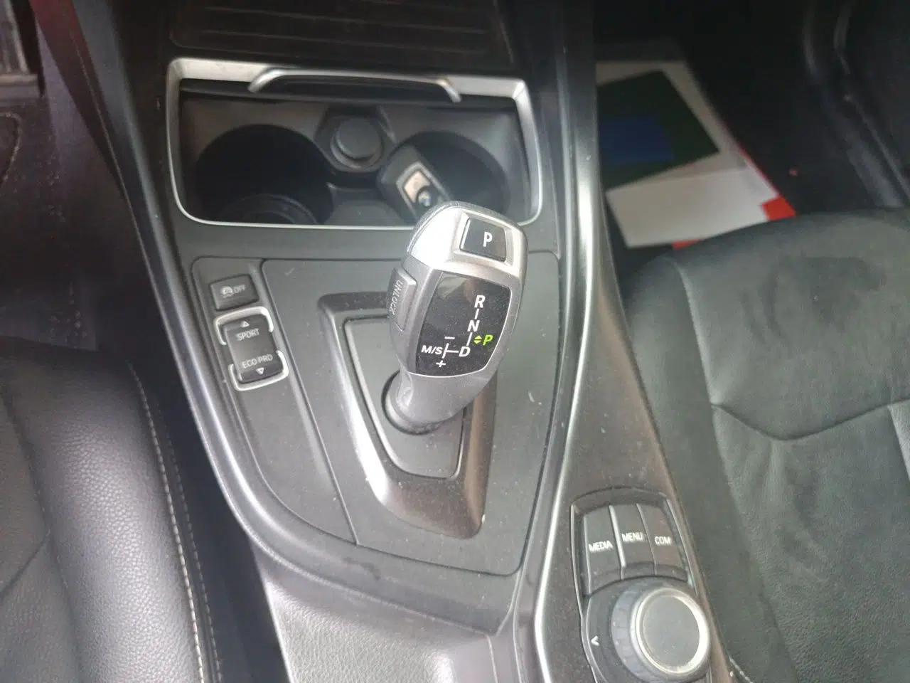 BMW 1 Series 2018 118i Leading Model — миниатюра 14