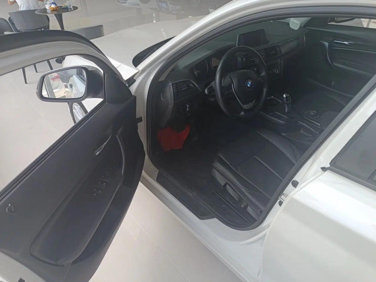 BMW 1 Series 2018 118i Leading Model — миниатюра 16