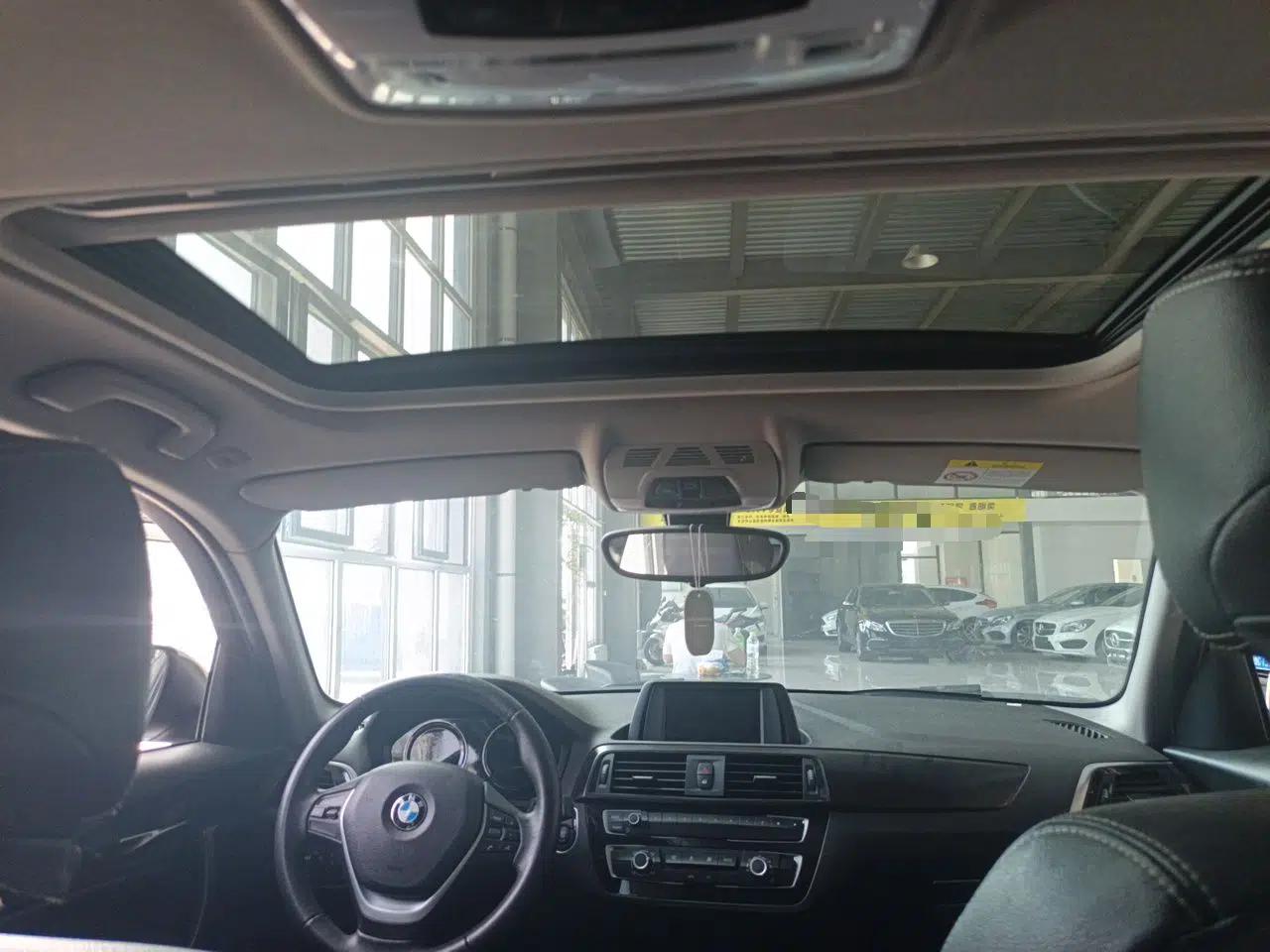 BMW 1 Series 2018 118i Leading Model — миниатюра 18
