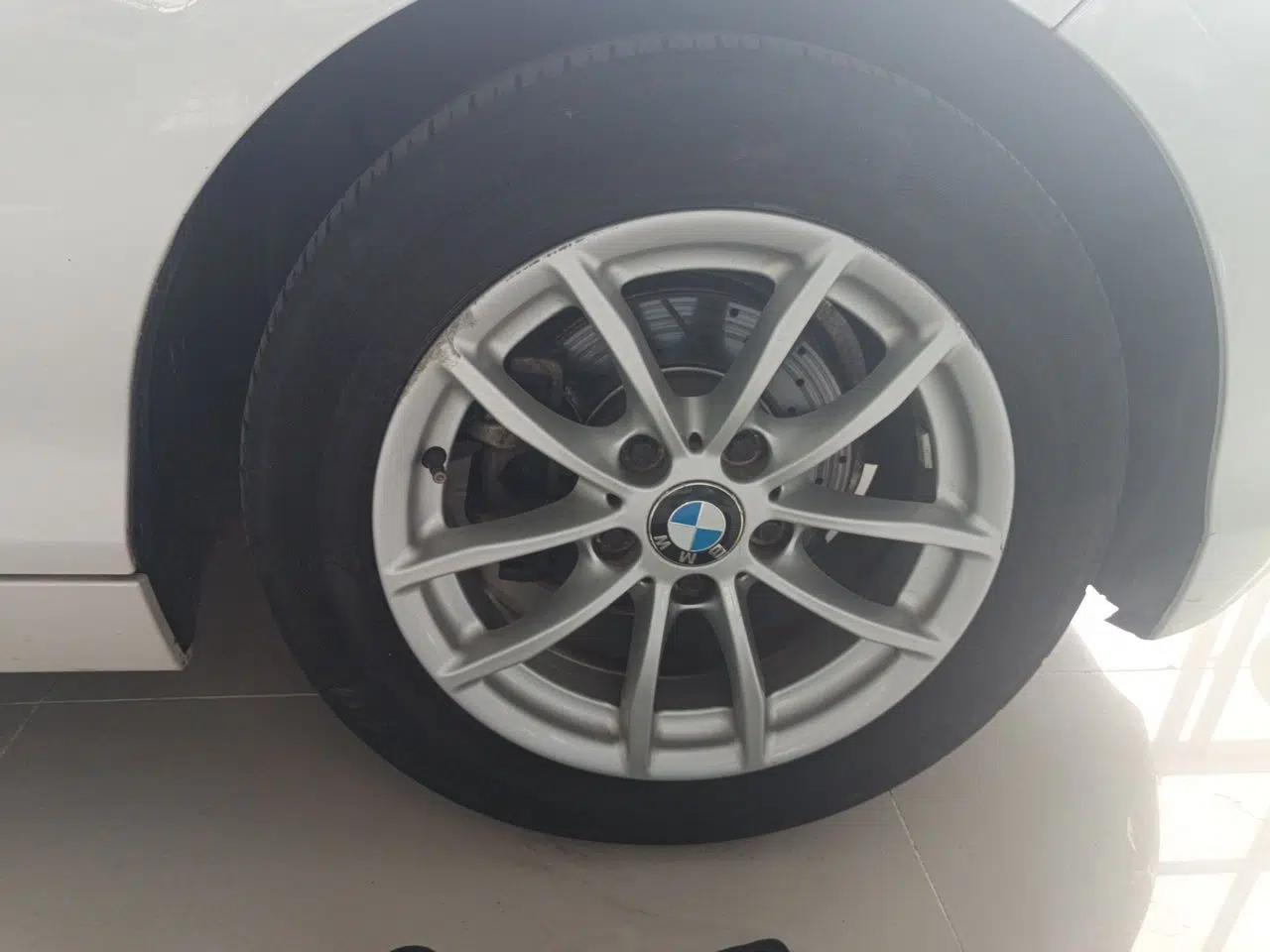BMW 1 Series 2018 118i Leading Model — миниатюра 8