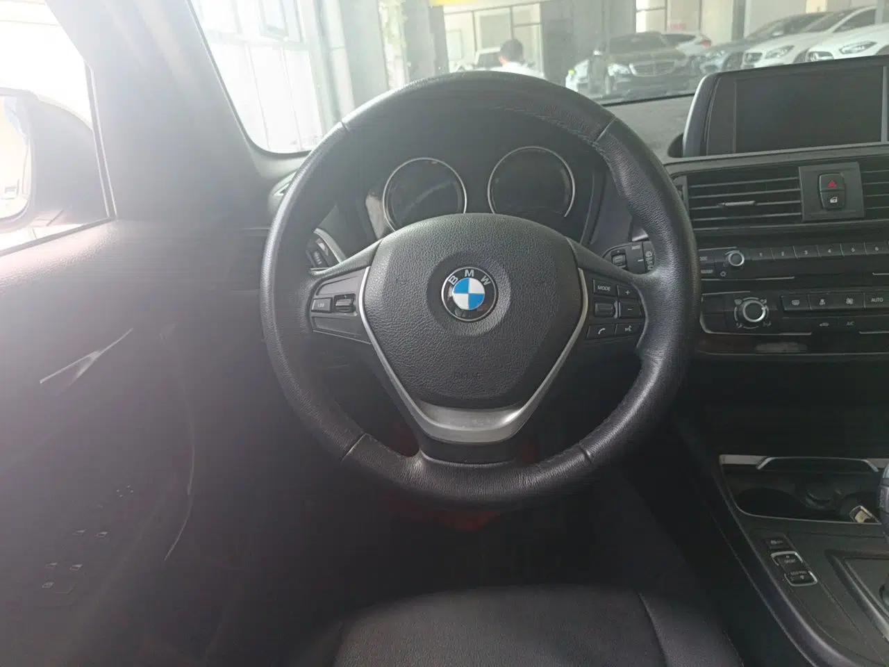 BMW 1 Series 2018 118i Leading Model — миниатюра 10