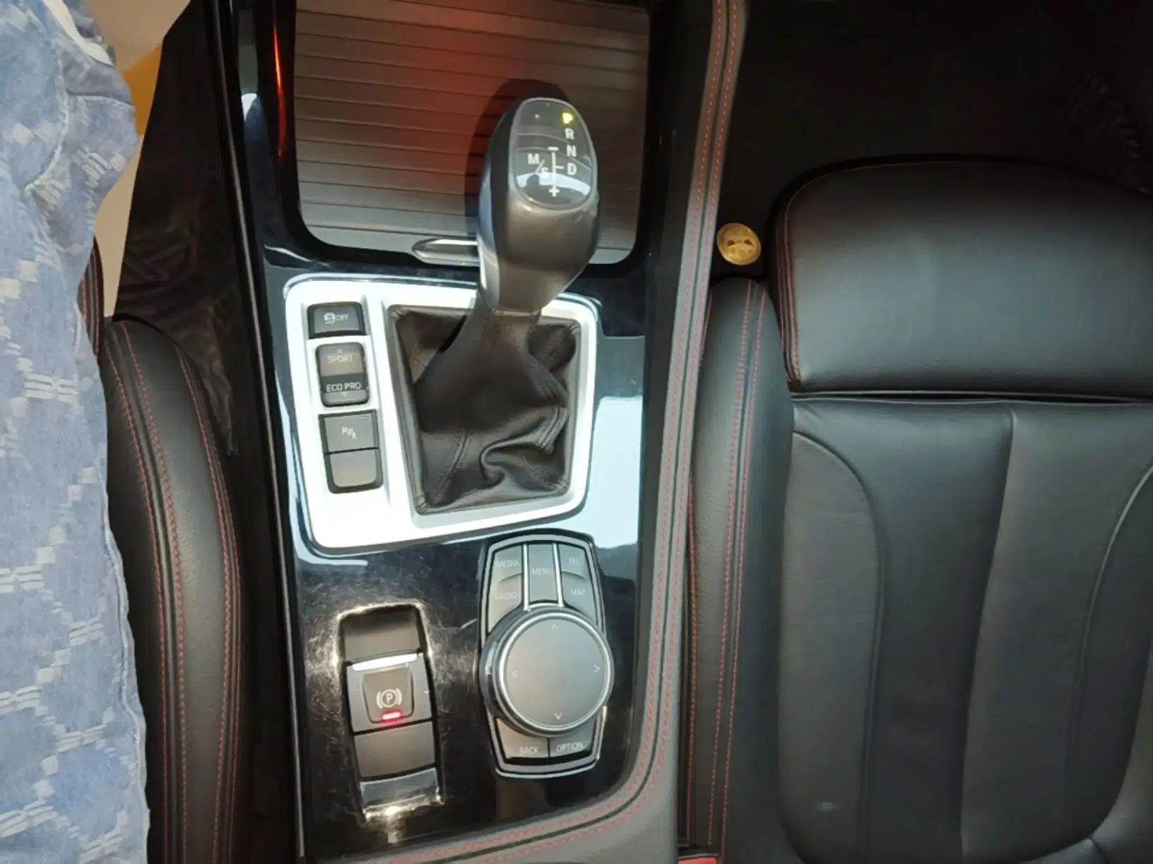 BMW 1 Series 2017 125i Sport Model — миниатюра 16