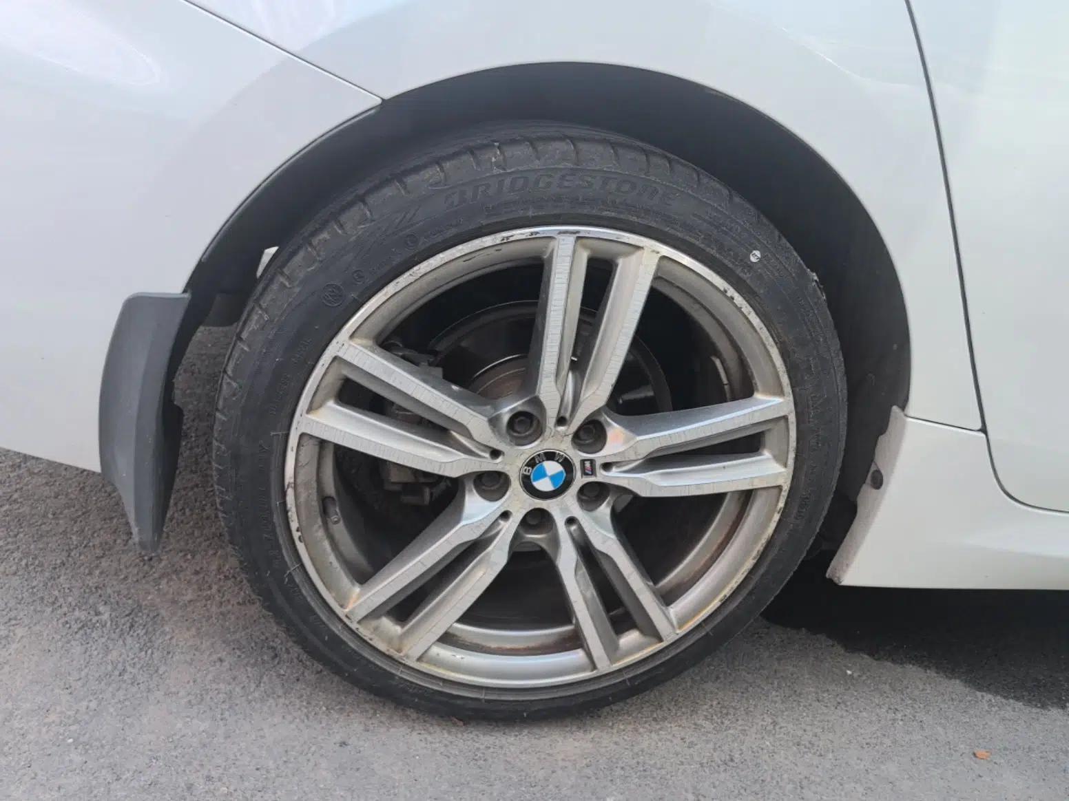 BMW 1 Series 2019 120i Leading Model M Sport Package — миниатюра 11