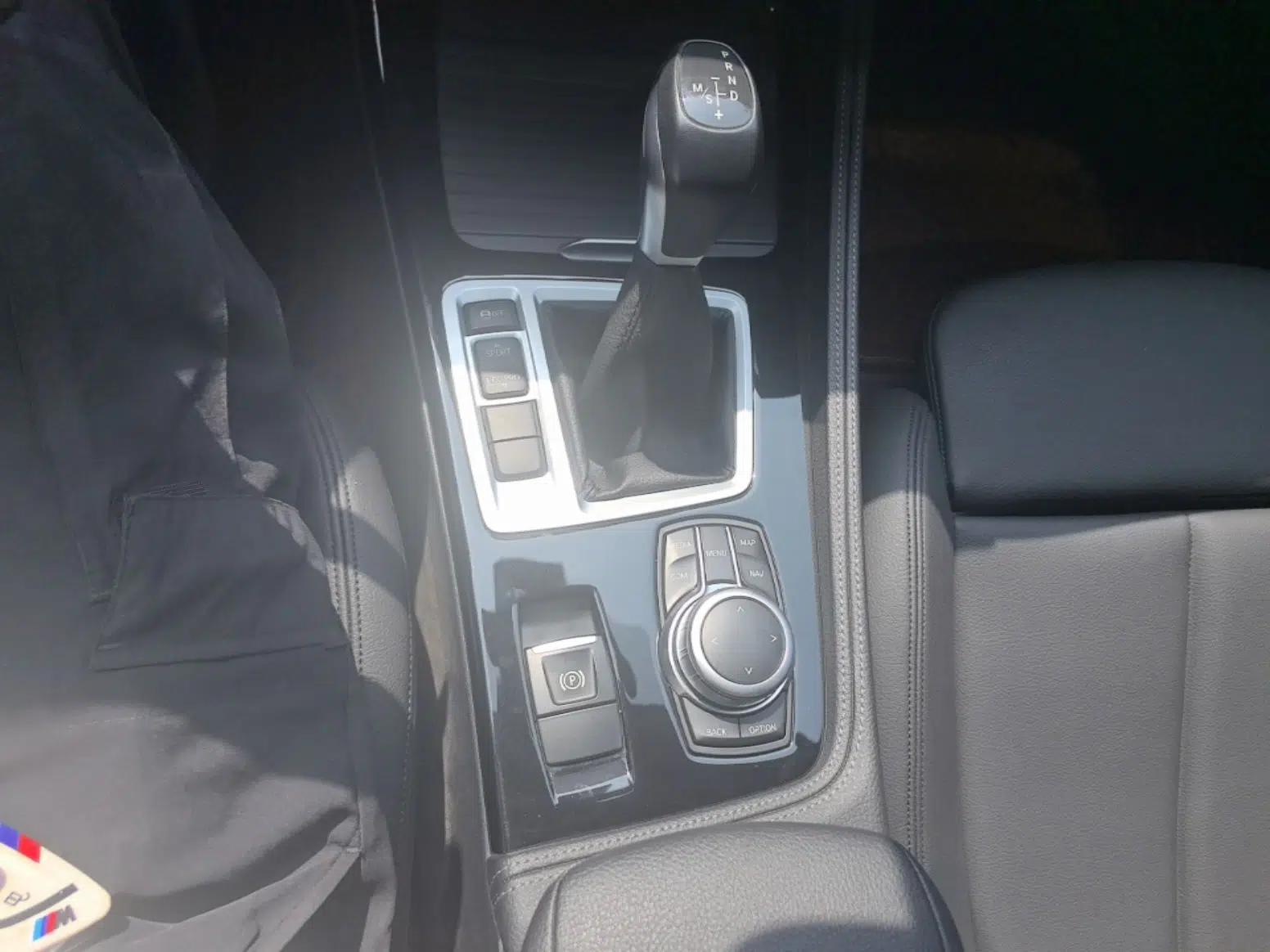 BMW 1 Series 2019 120i Leading Model M Sport Package — миниатюра 16