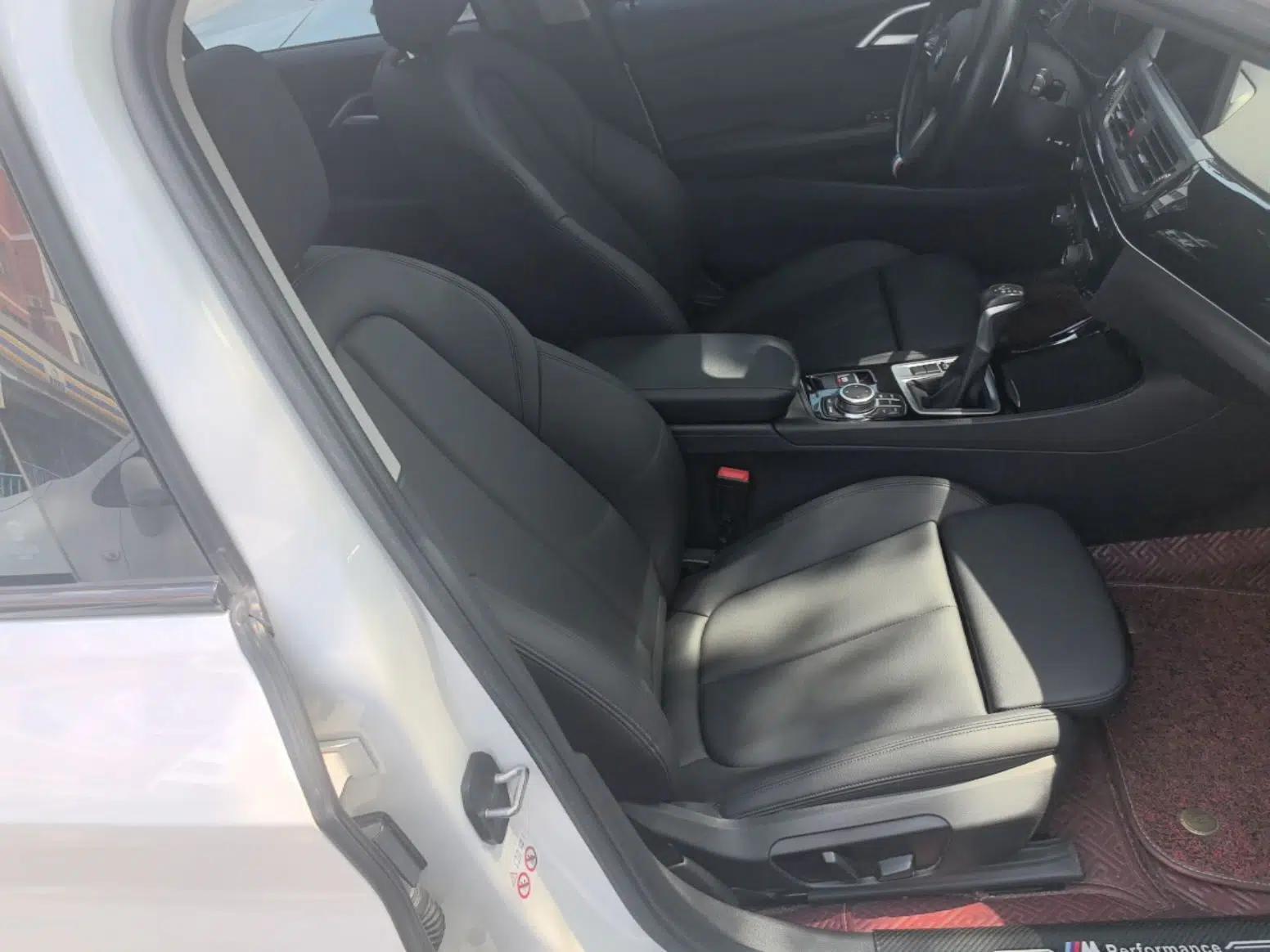 BMW 1 Series 2019 120i Leading Model M Sport Package — миниатюра 19