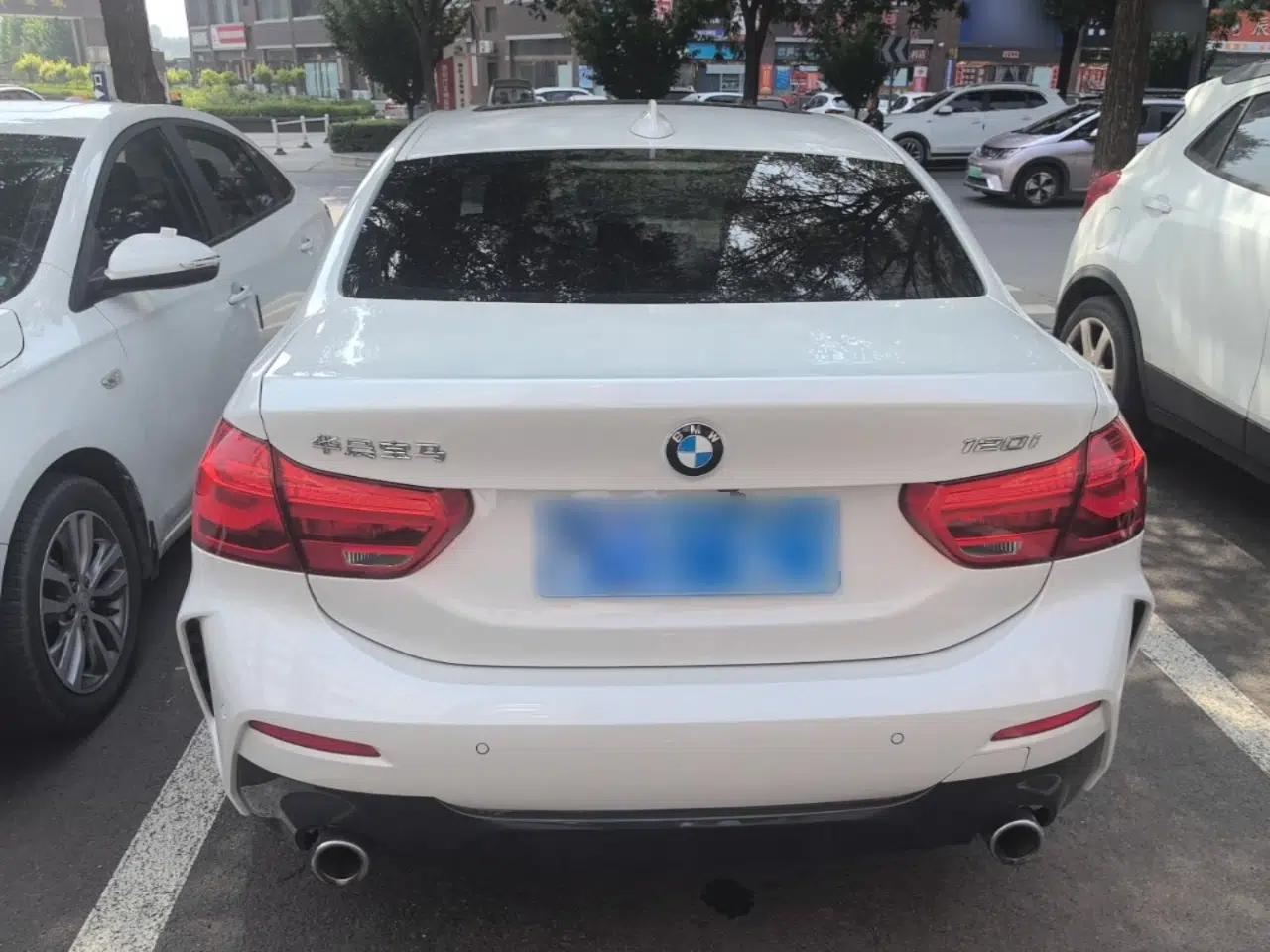 BMW 1 Series 2019 120i Leading Model M Sport Package — миниатюра 5