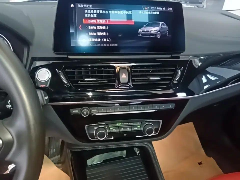 BMW 1 Series 2022 125i M Sport Night Edition — миниатюра 15