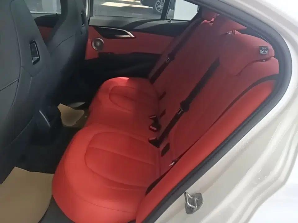 BMW 1 Series 2022 125i M Sport Night Edition — миниатюра 20