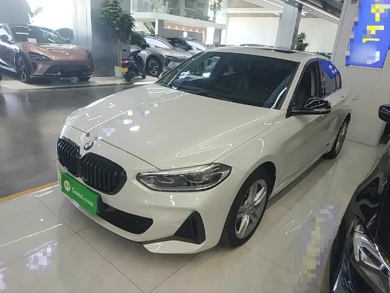 BMW 1 Series 2021 120i M Sport Night Edition — миниатюра 1