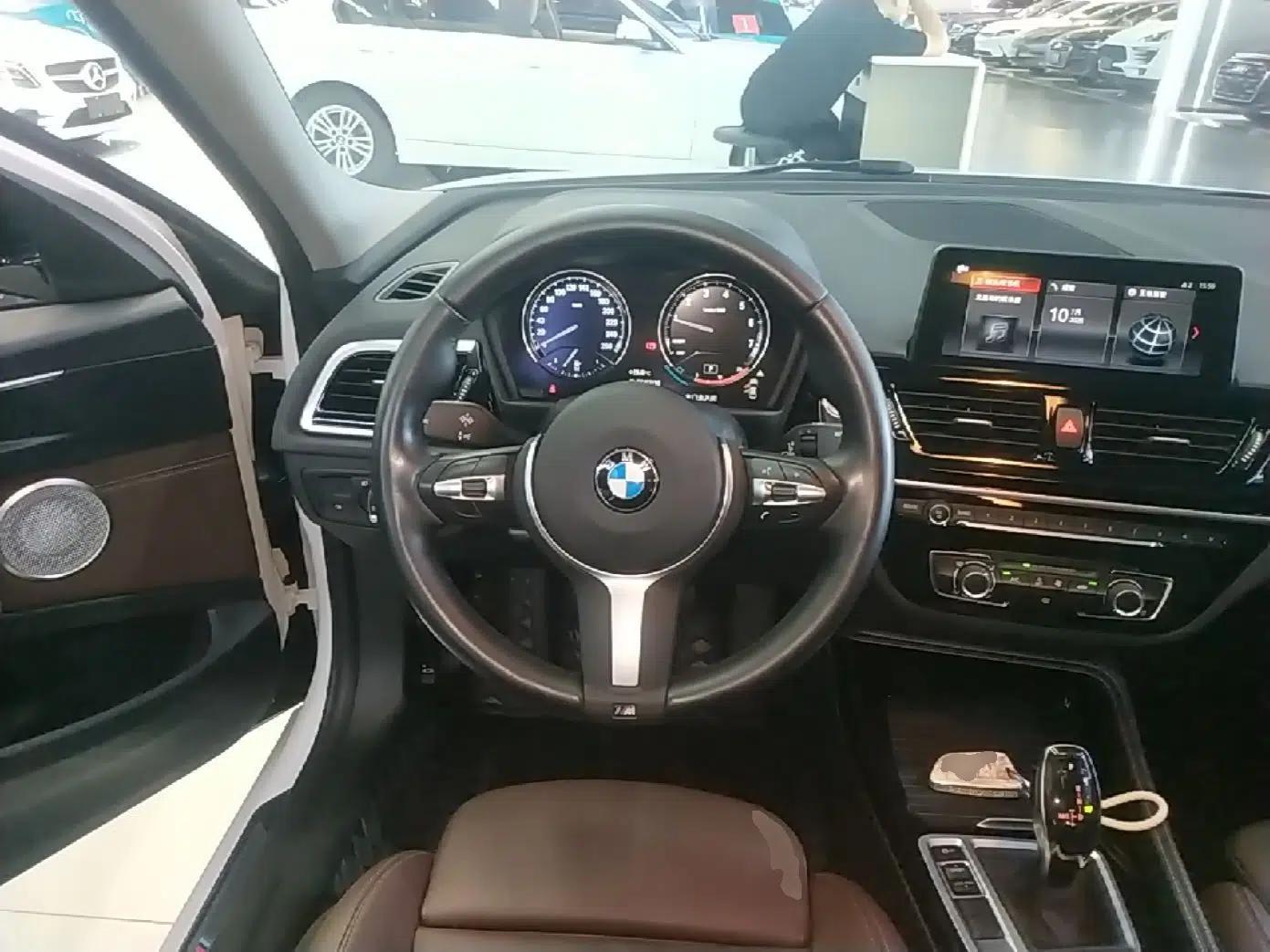 BMW 1 Series 2021 120i M Sport Night Edition — миниатюра 13