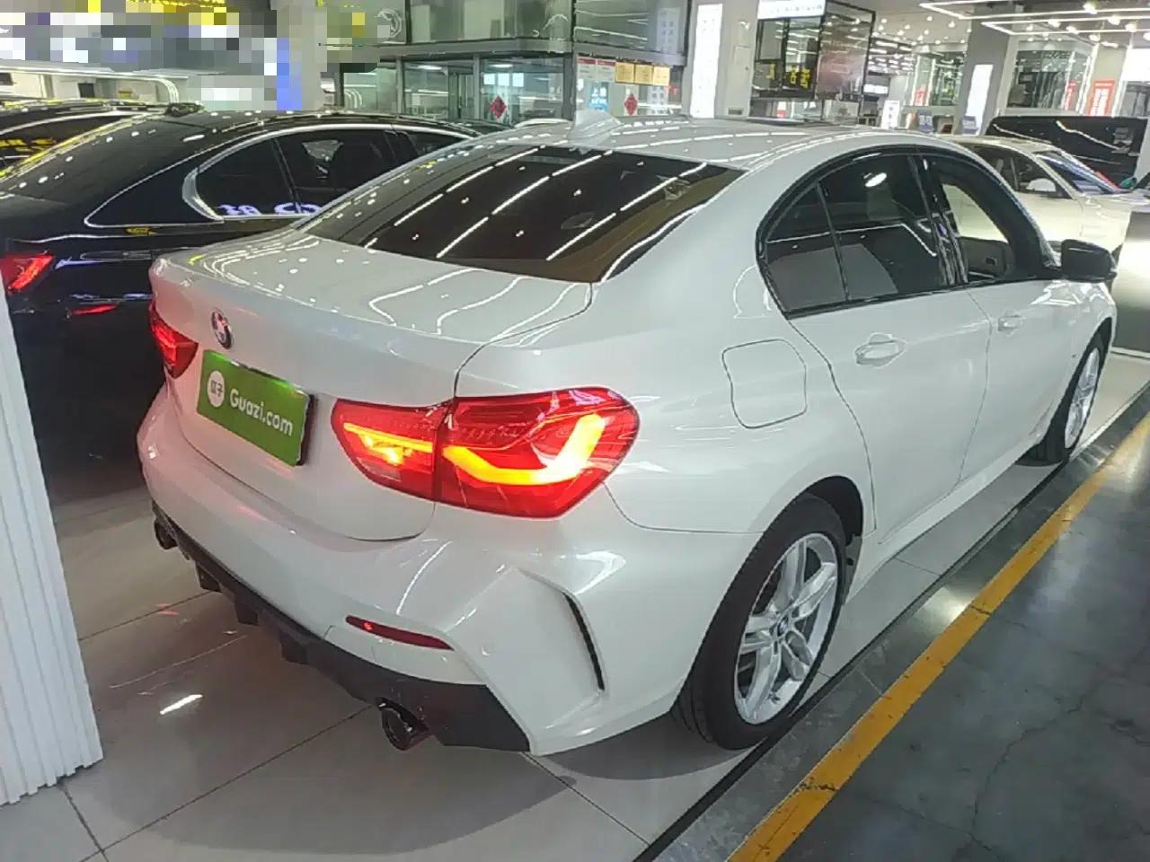 BMW 1 Series 2021 120i M Sport Night Edition — миниатюра 6