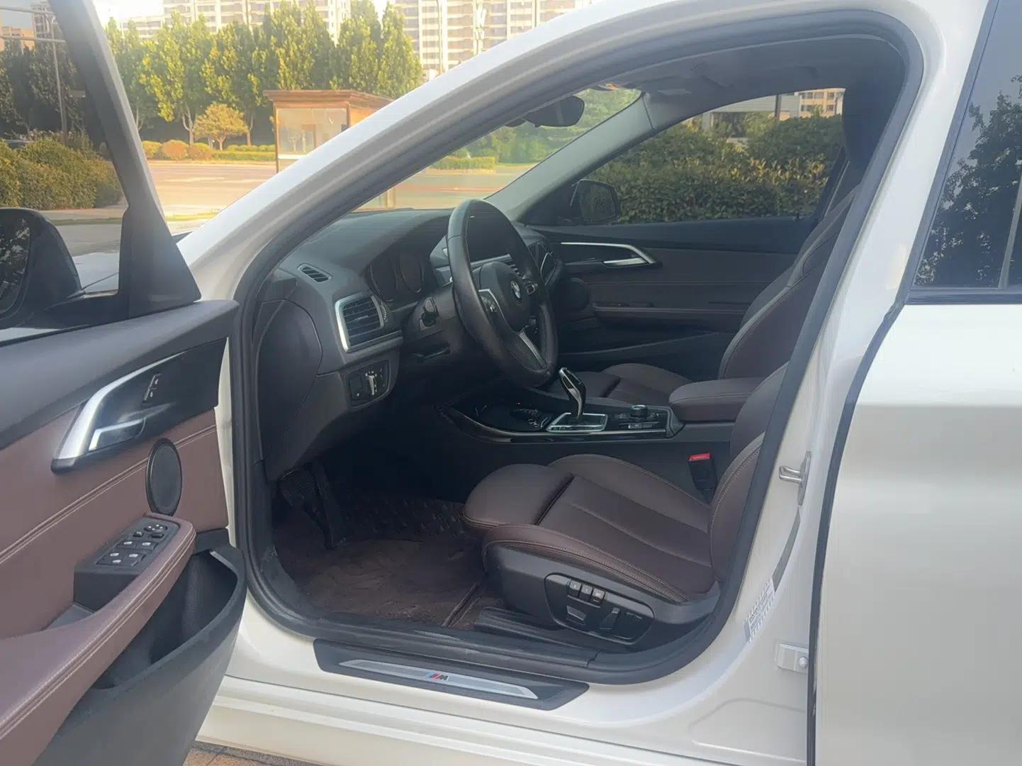 BMW 1 Series 2020 120i M Sport Package — миниатюра 23