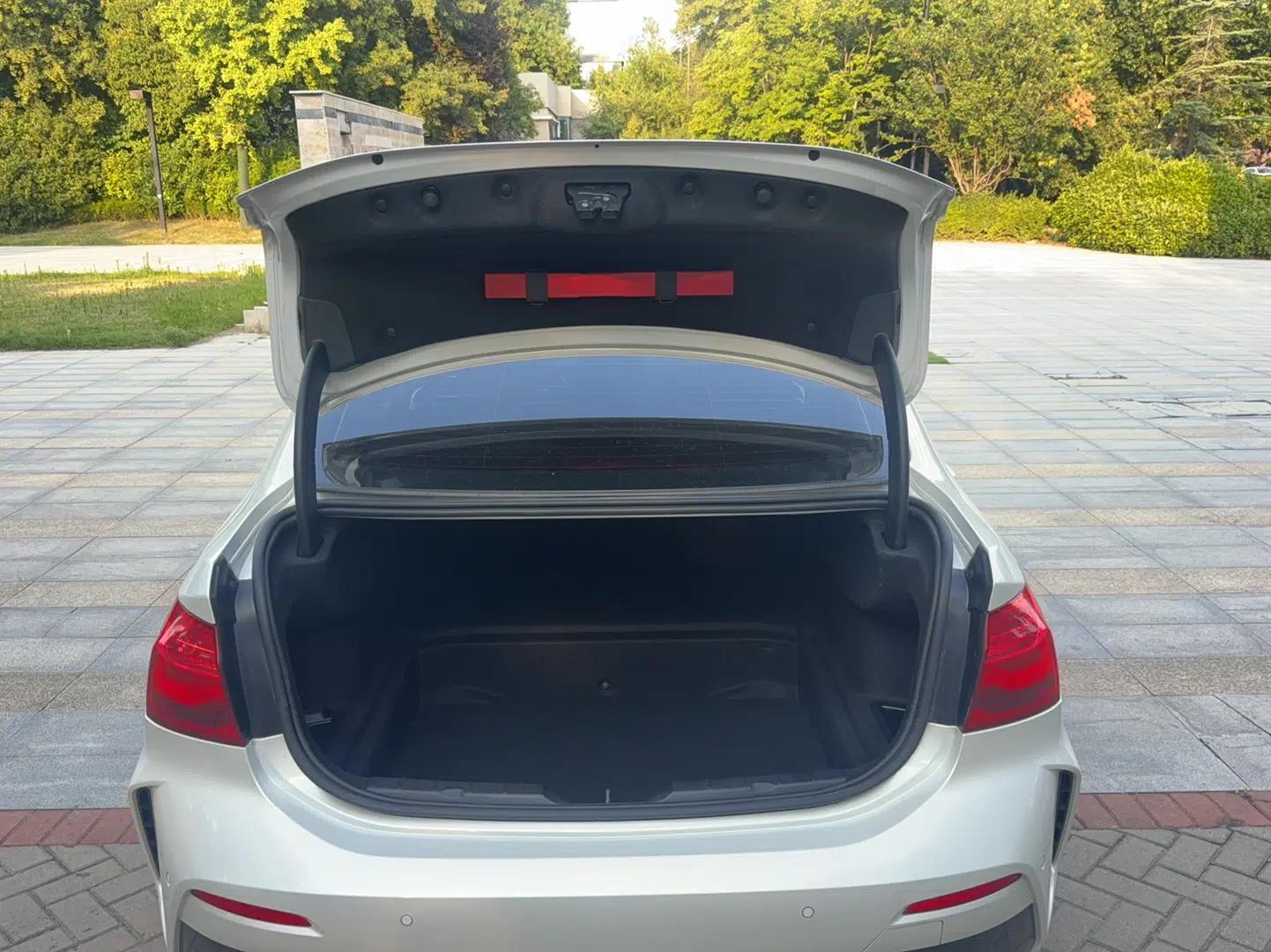 BMW 1 Series 2020 120i M Sport Package — миниатюра 27