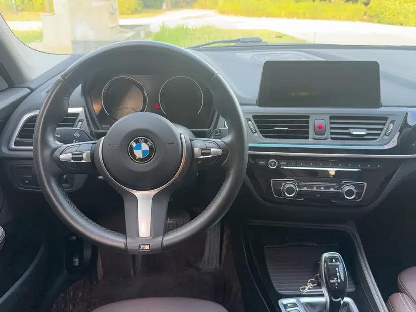 BMW 1 Series 2020 120i M Sport Package — миниатюра 28