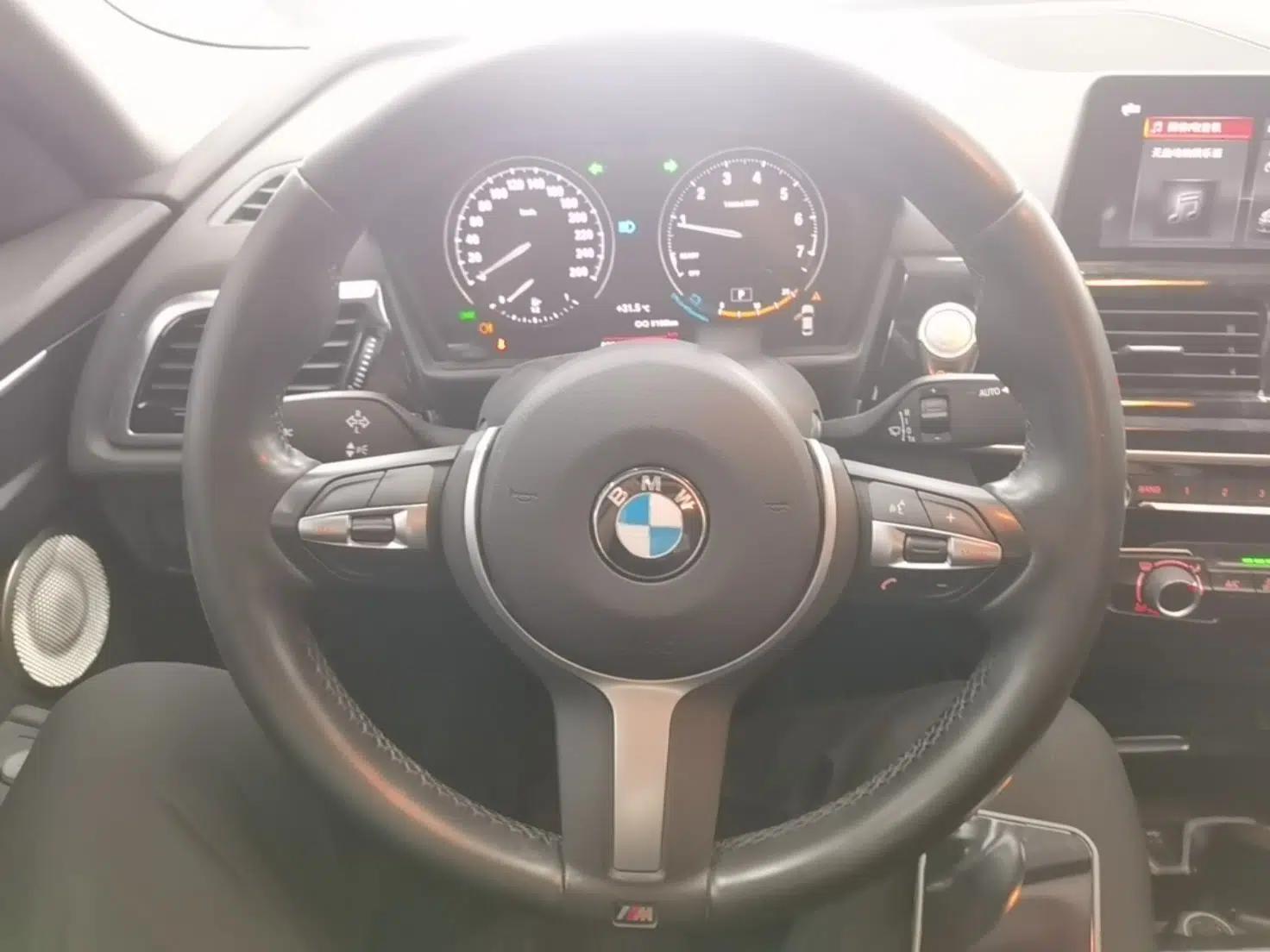 BMW 1 Series 2021 120i M Sport Night Edition — миниатюра 13