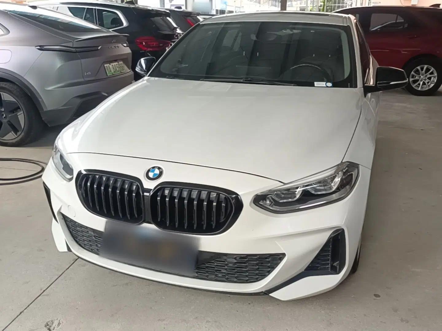BMW 1 Series 2021 Revised 120i M Sport Night Edition — миниатюра 1