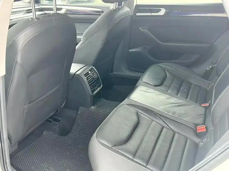 Volkswagen CC 2023 380TSI Striking Edition — миниатюра 9